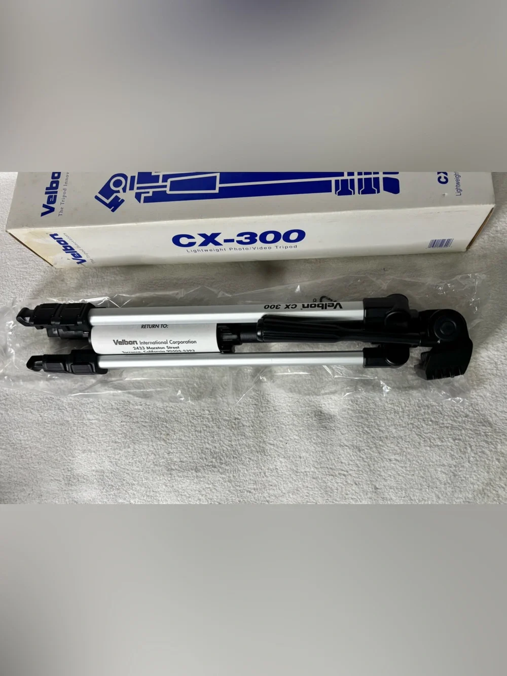 CX-300 Compact Tripod — Silver & Black